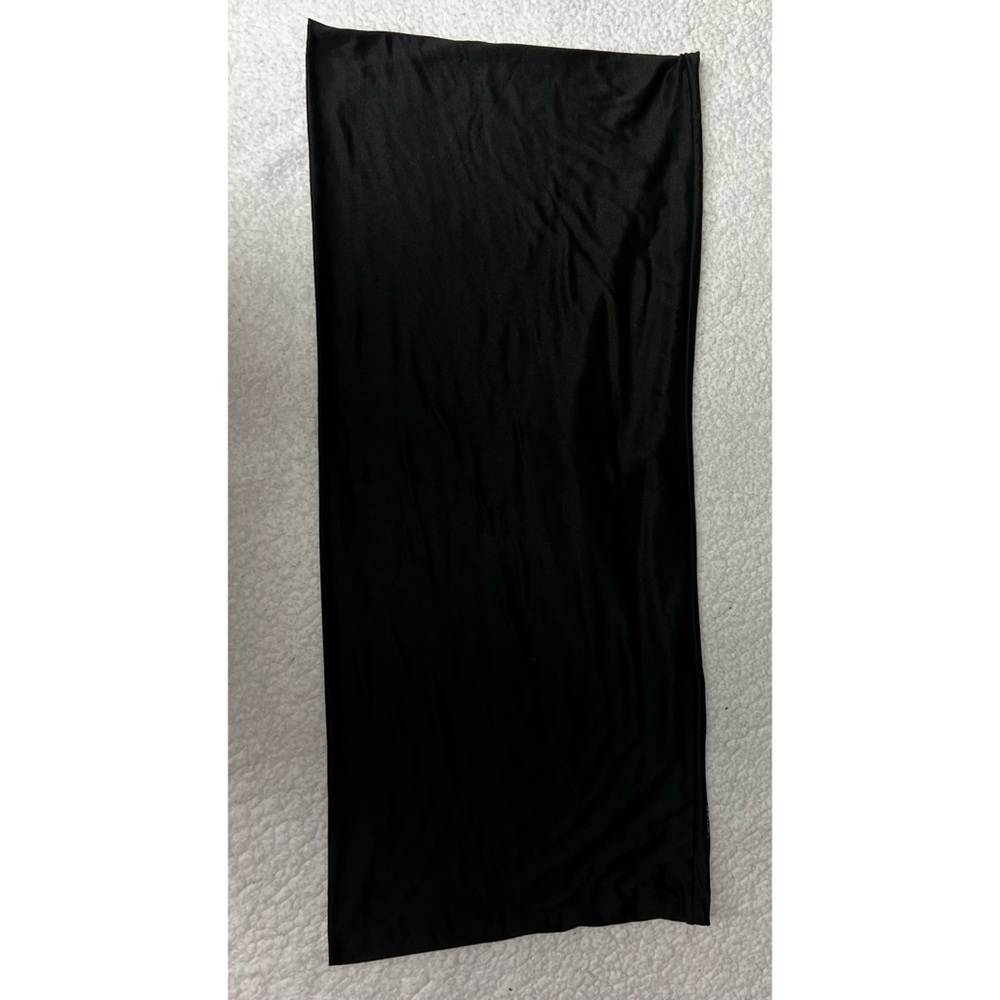 A black pocket infinity scarf